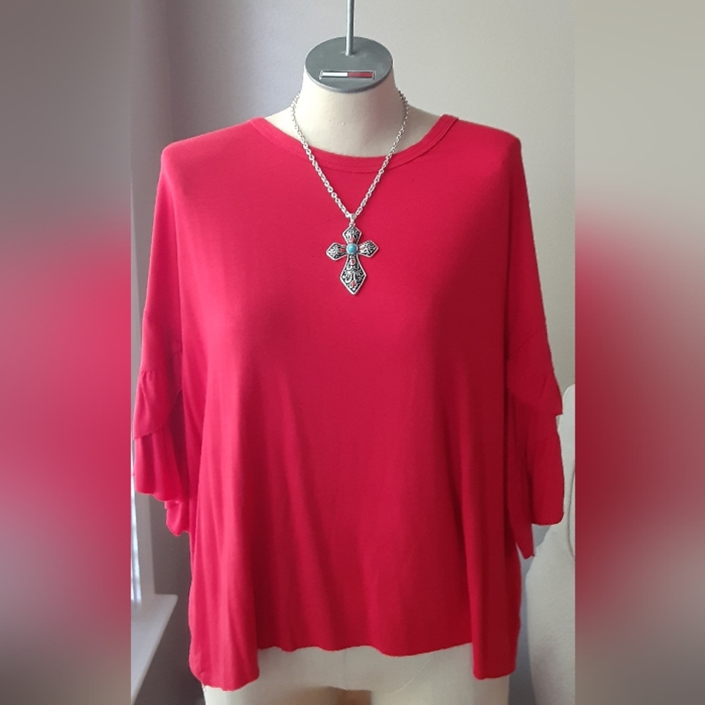 EUC Lavender field ruffle sleeve size medium red top